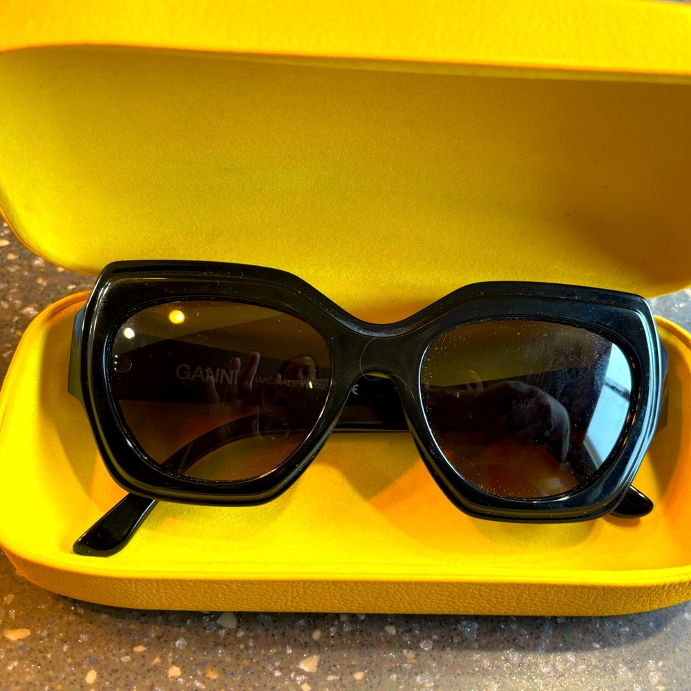 Ganni Black Sunglasses with Yellow Case